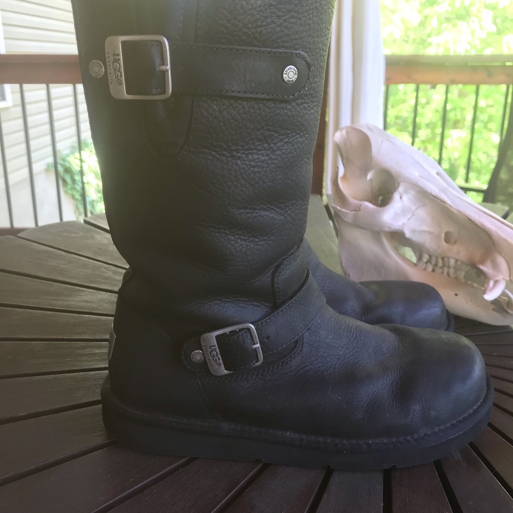 UGG BOOTS